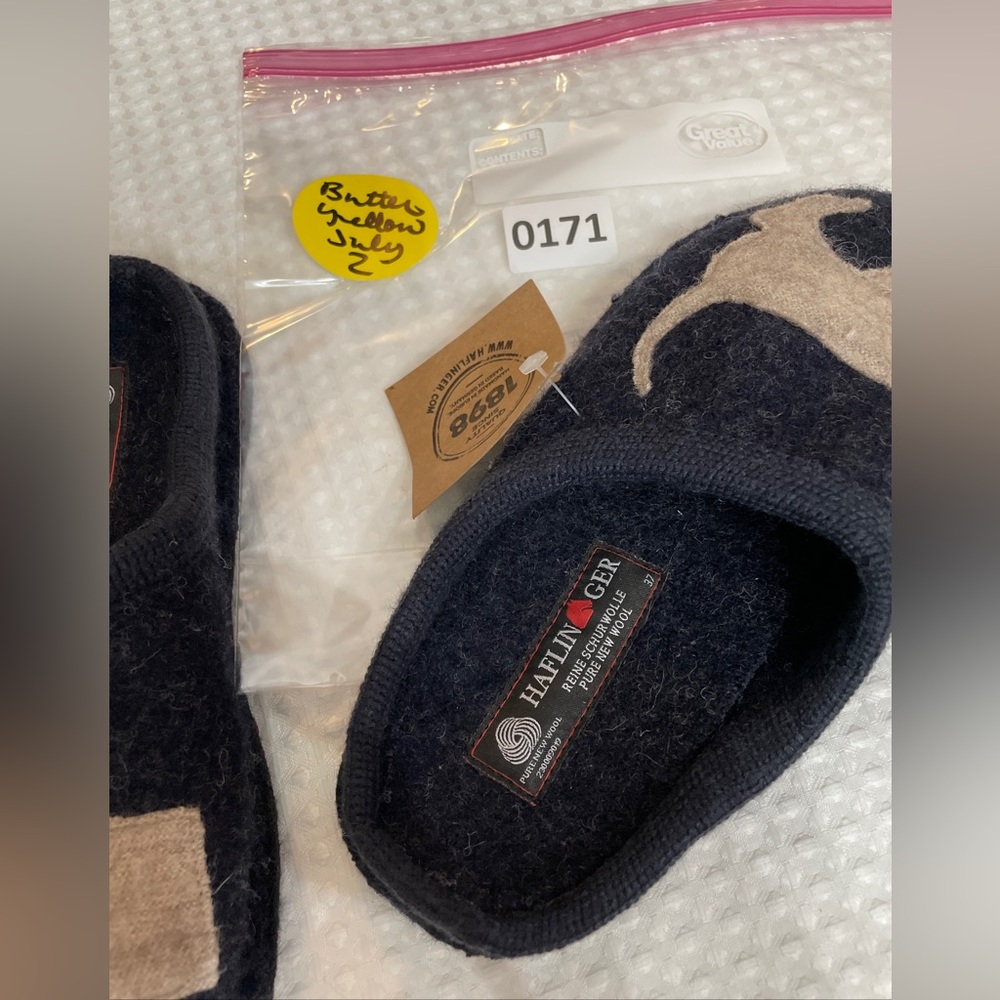 🛍️sold🛍️Haflinger Doggy Slipper Women’s US 6 EU 37 Pure Wool Shoe Dogs Blue - Picture 2 of 8